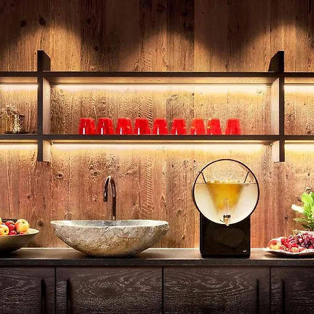 スポートホテル チロル