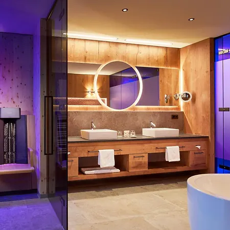 スポートホテル チロル エルマウ