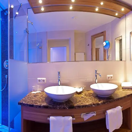 スポートホテル チロル 4* エルマウ