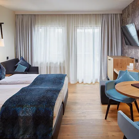 ホテル スポートホテル チロル エルマウ