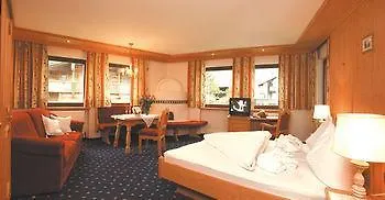 スポートホテル チロル